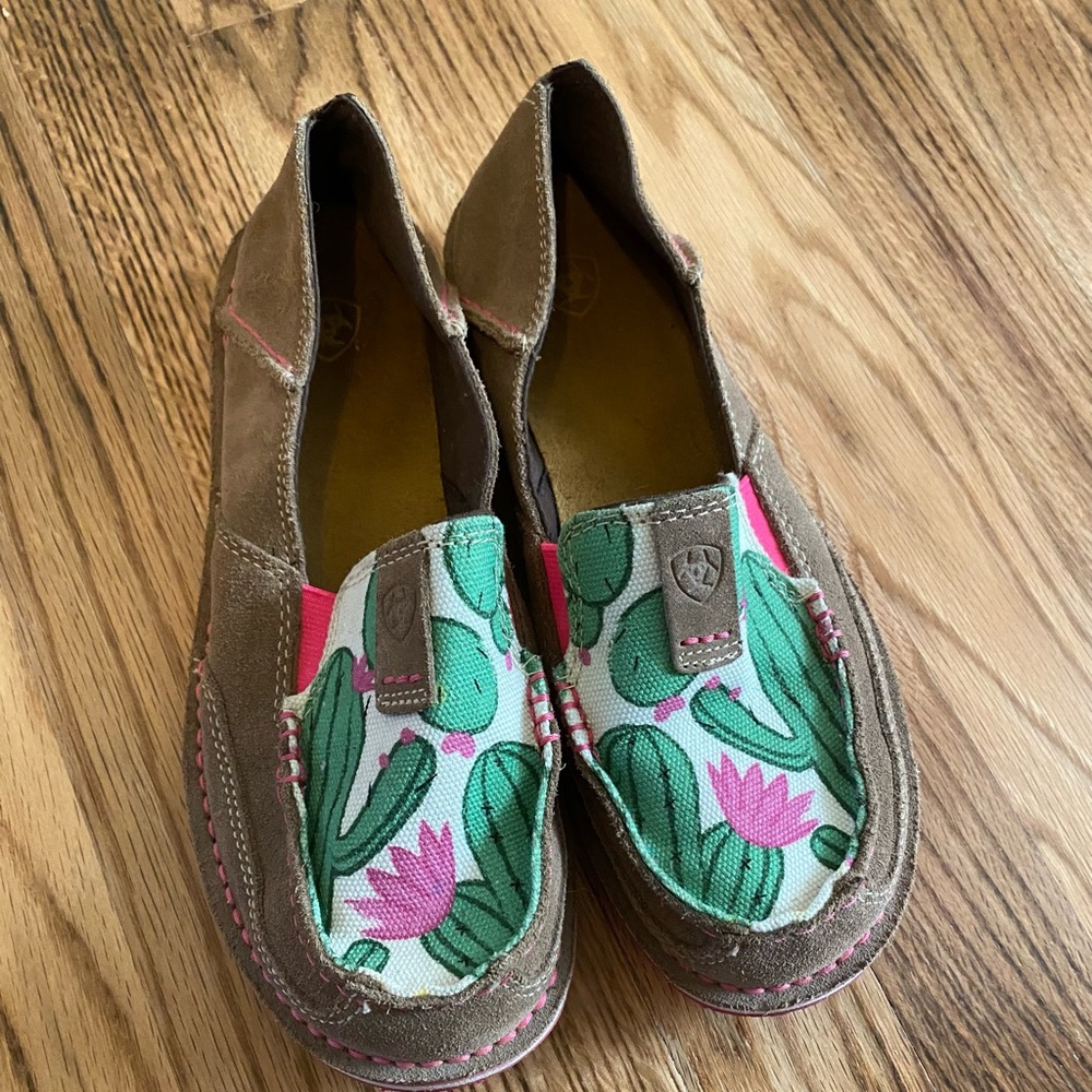 Ariat flats